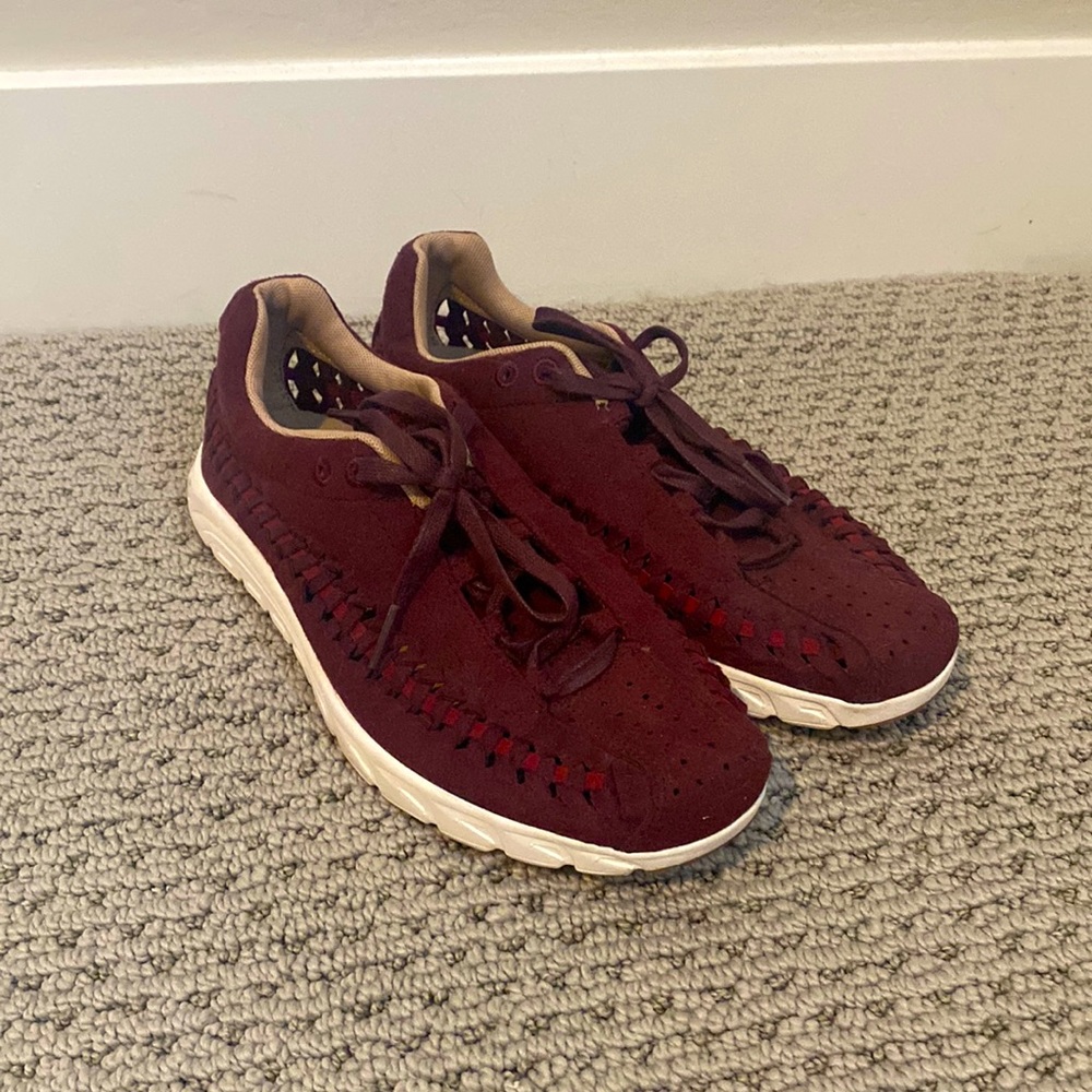 Nike Women’s Mayfly Burgundy